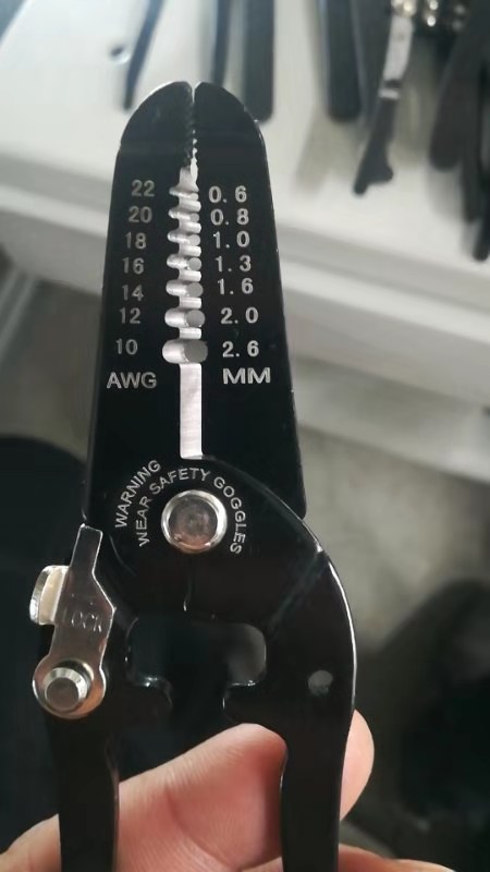 案例13：金属工具钳视觉激